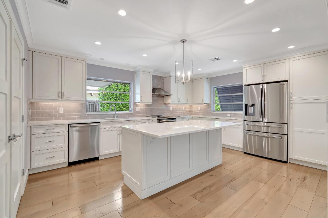 4410 NE 24th Lighthouse Point, FL 33064