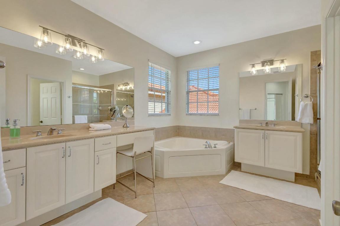 106 Via Santa Cruz Jupiter, FL 33458