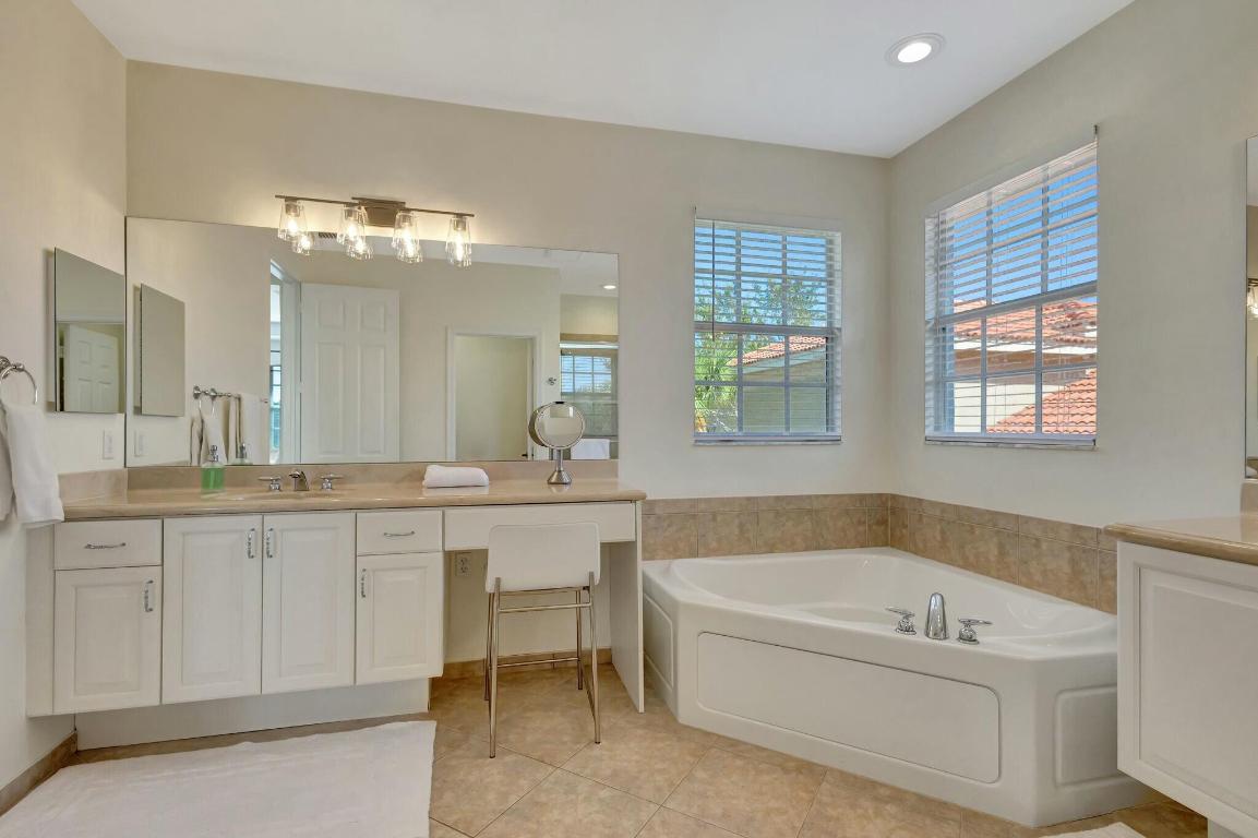 106 Via Santa Cruz Jupiter, FL 33458