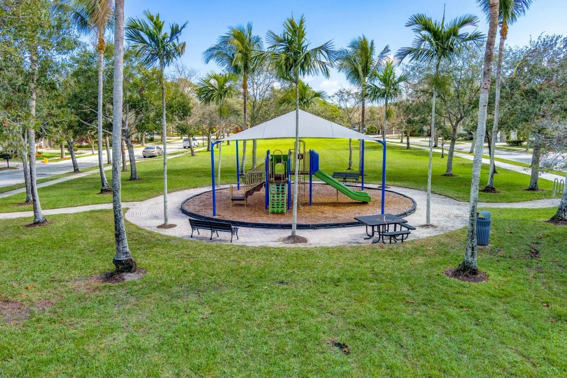 106 Via Santa Cruz Jupiter, FL 33458