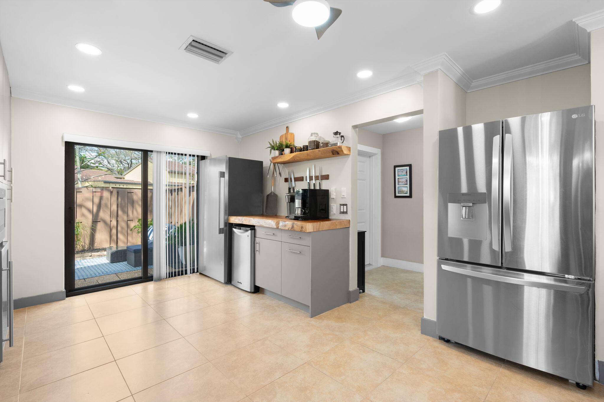 2046 Deer Crk Woodlands Deerfield Beach, FL 33442