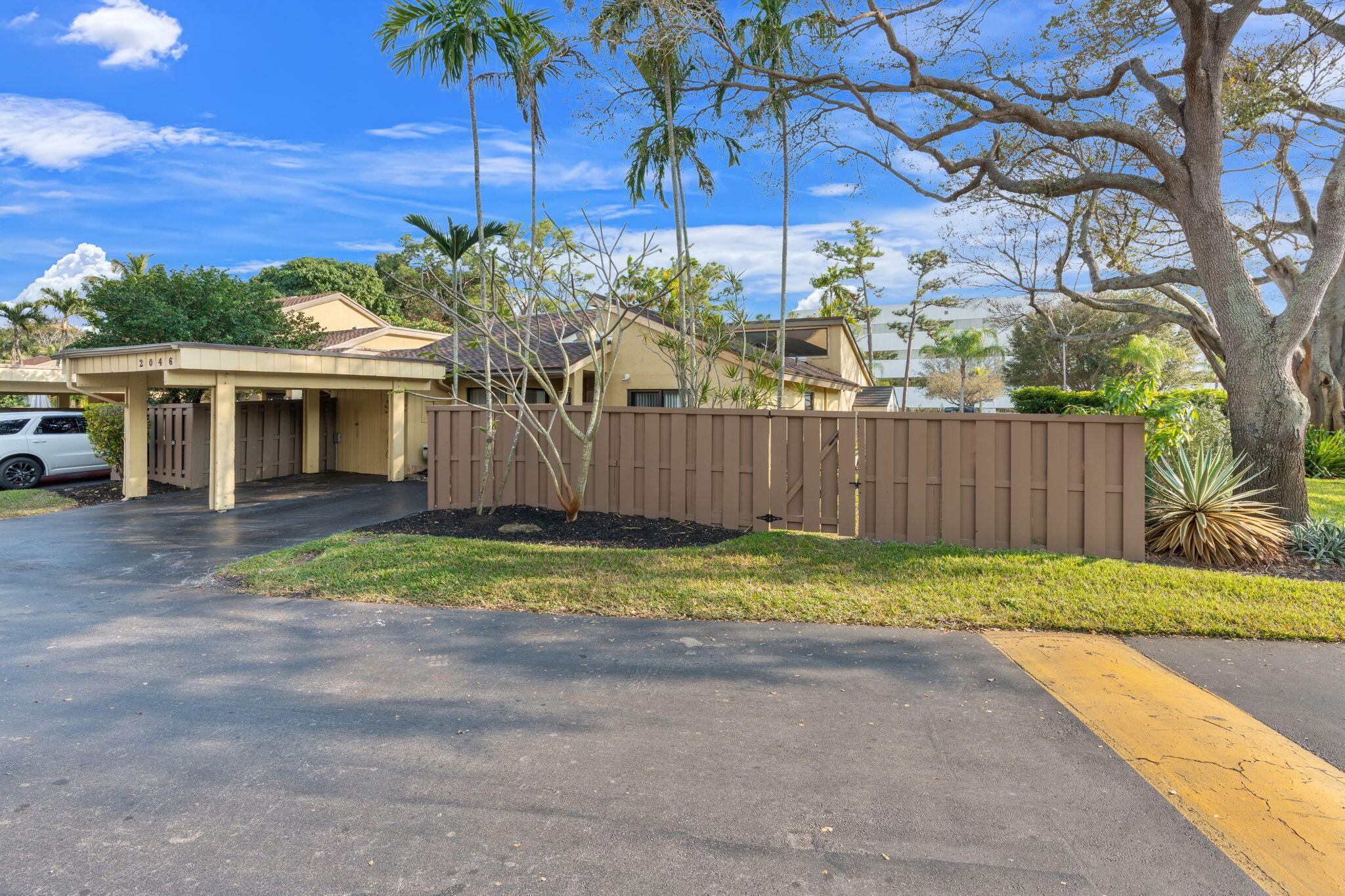 2046 Deer Crk Woodlands Deerfield Beach, FL 33442