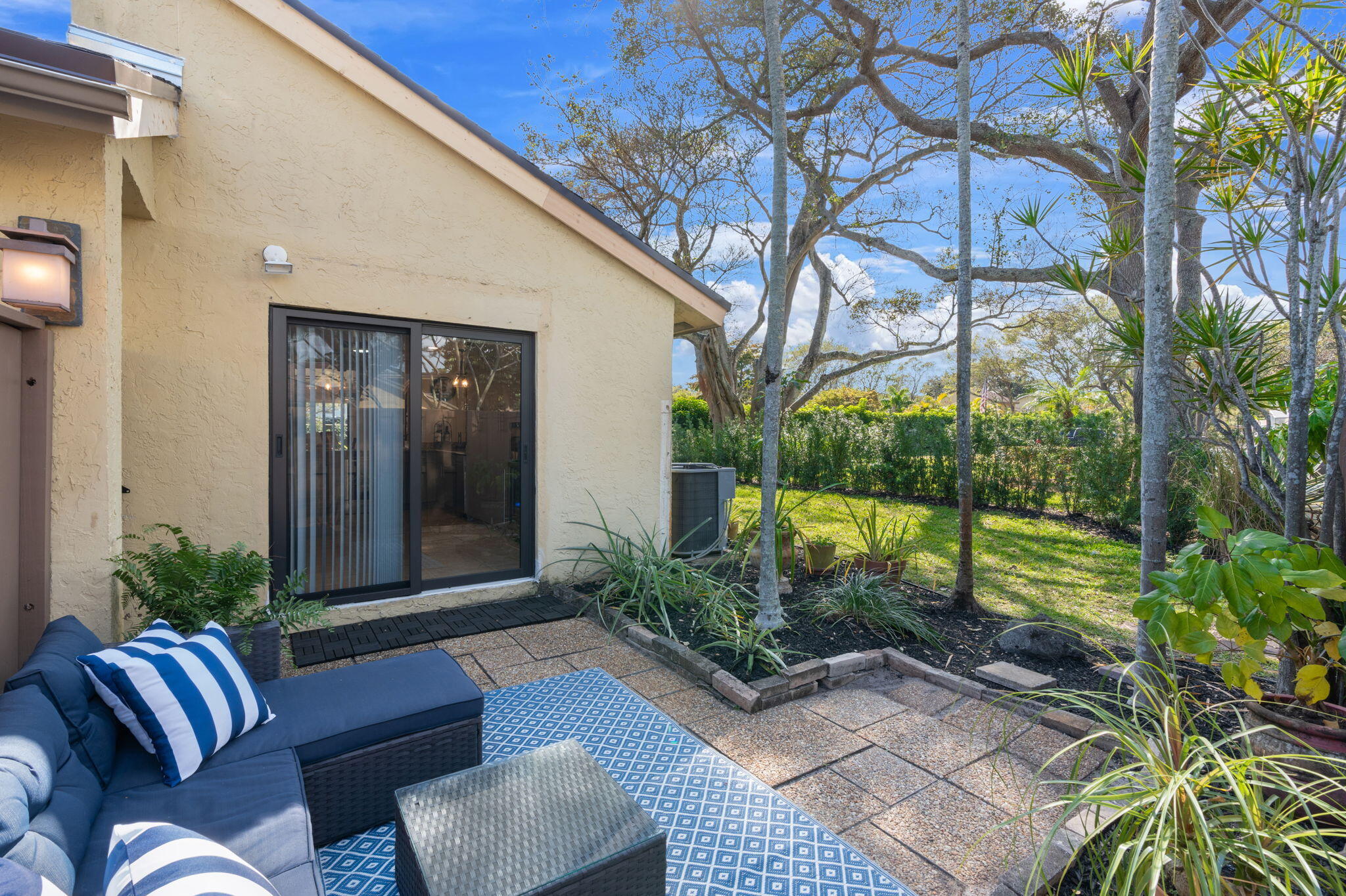 2046 Deer Crk Woodlands Deerfield Beach, FL 33442