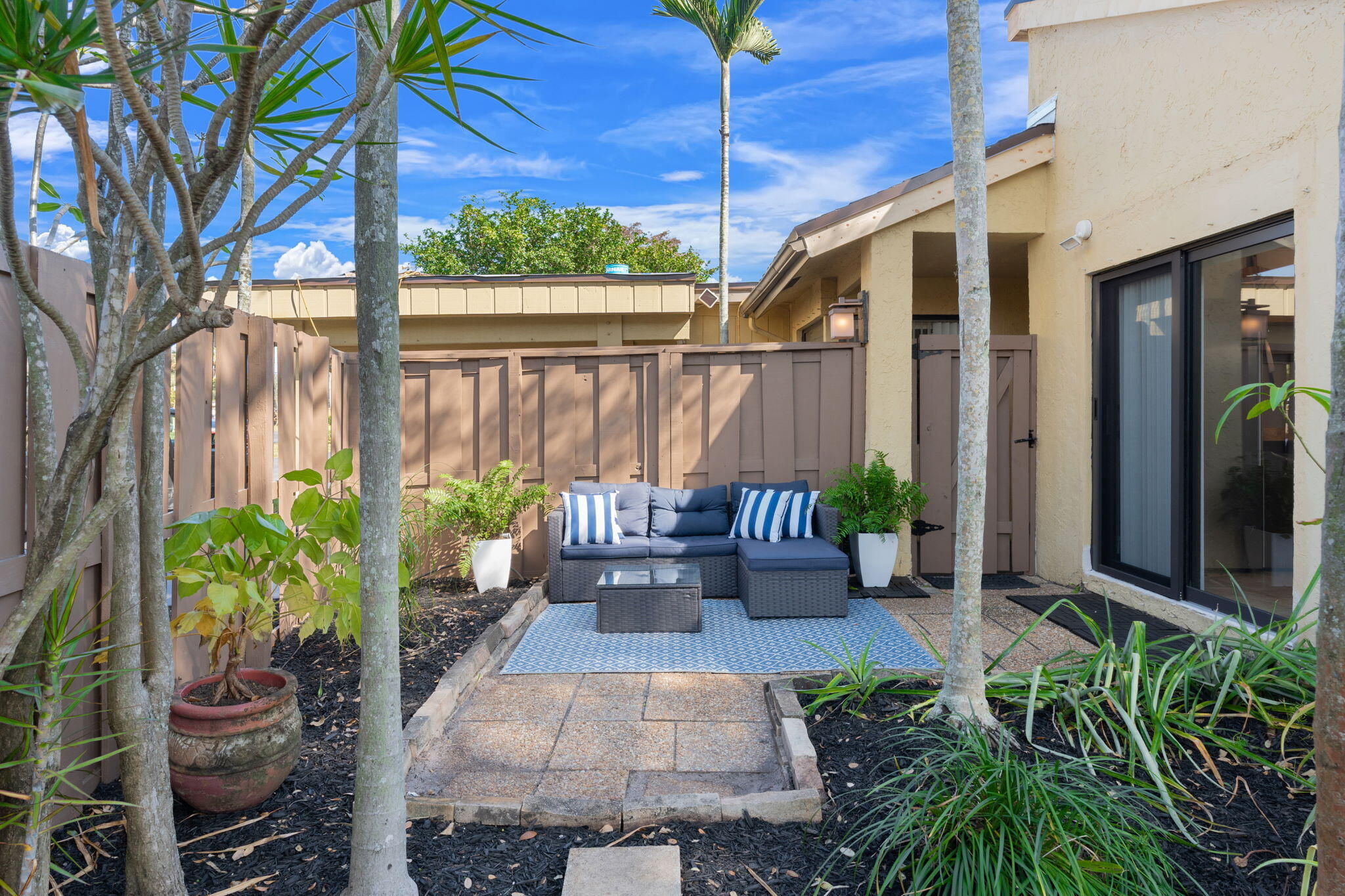 2046 Deer Crk Woodlands Deerfield Beach, FL 33442