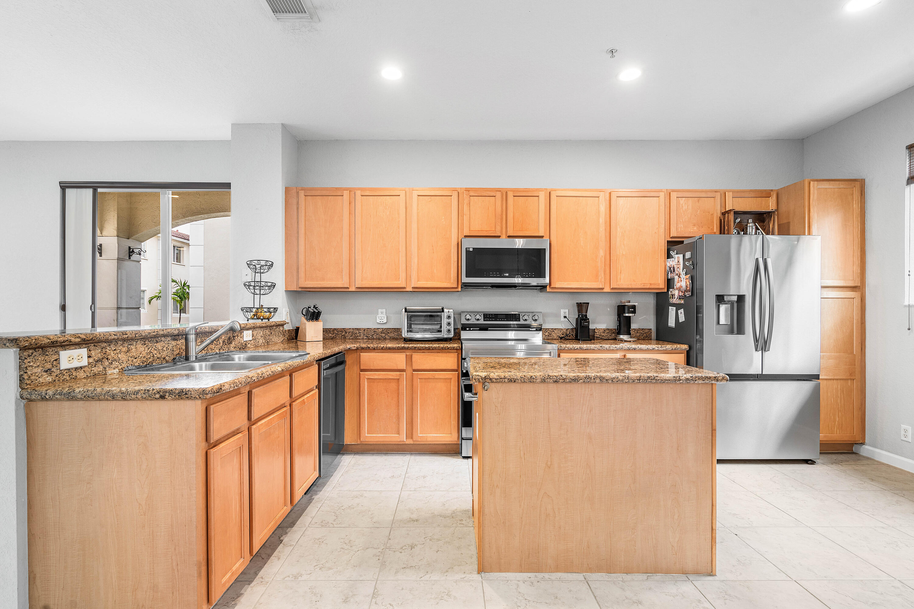 2897 S Greenleaf Boynton Beach, FL 33426