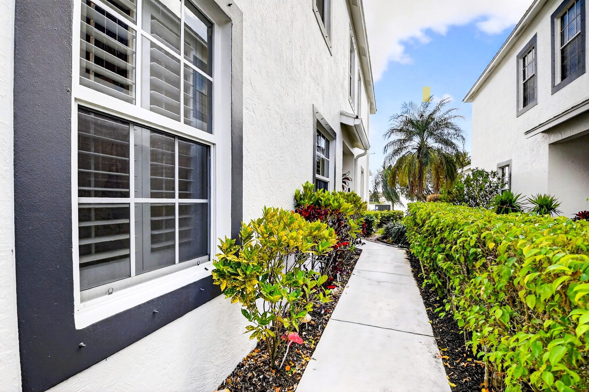 10730 Pelican Wellington, FL 33414