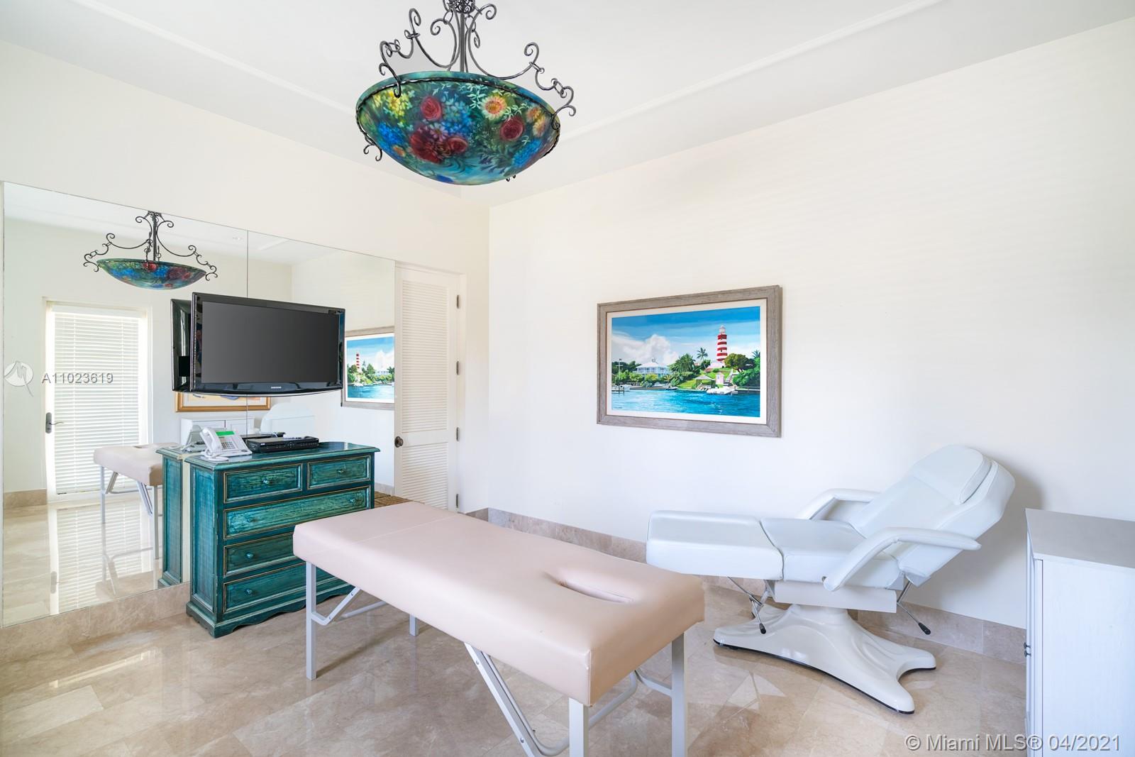 8901 Arvida Ln Coral Gables, FL 33156