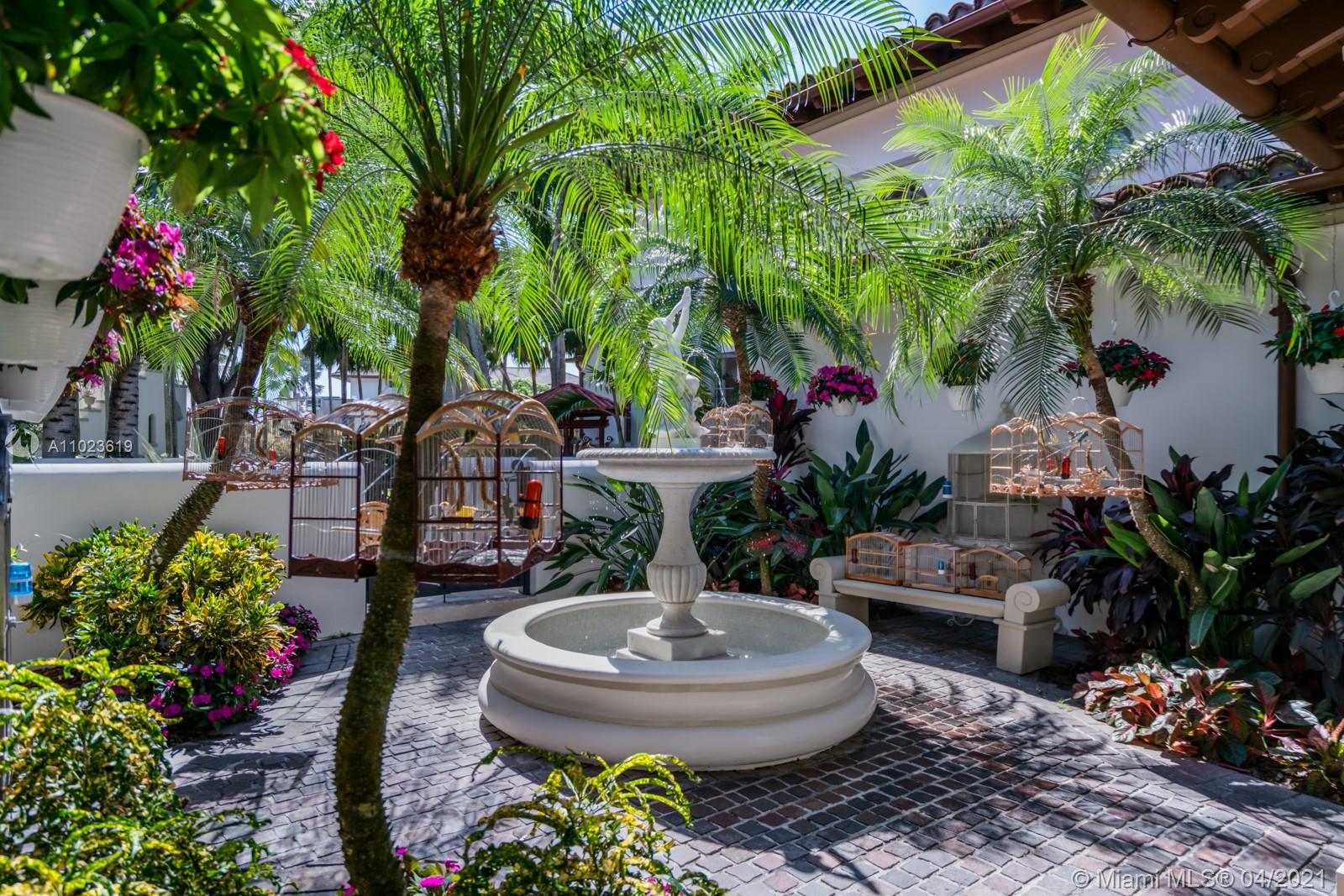 8901 Arvida Ln Coral Gables, FL 33156