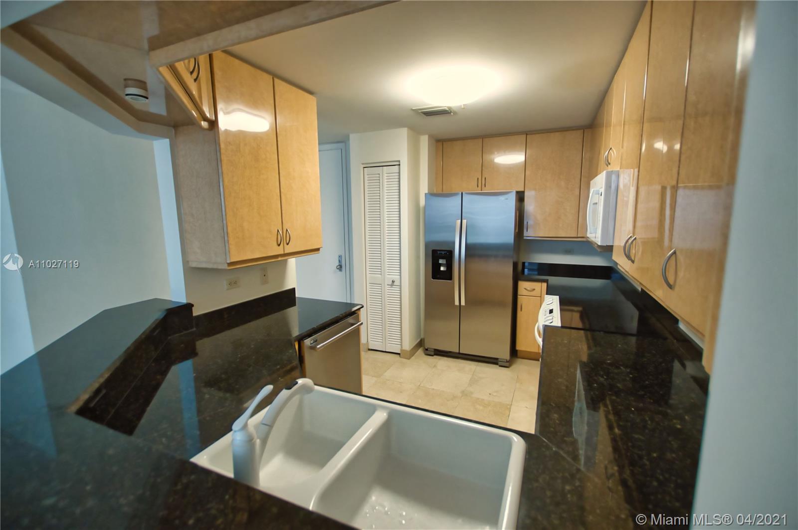 801 Brickell Key Blvd #1504 Miami, FL 33131