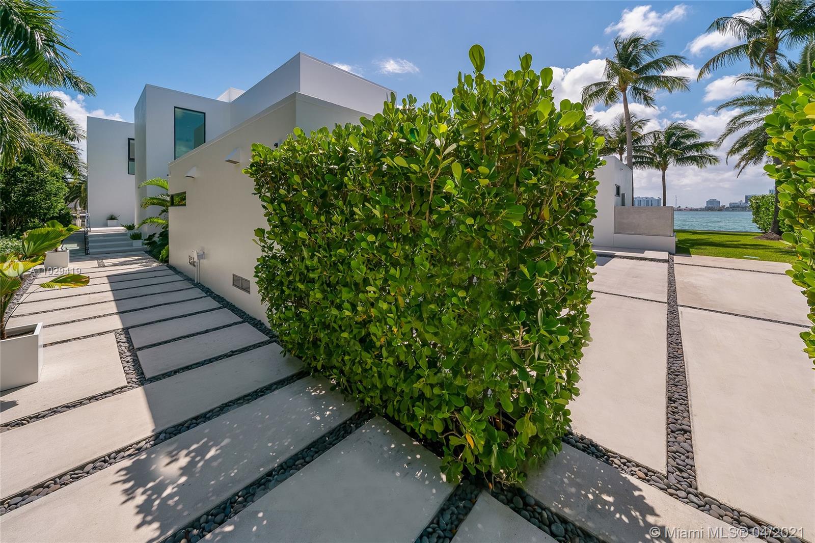 1050-1070 S Shore Dr Miami Beach, FL 33141