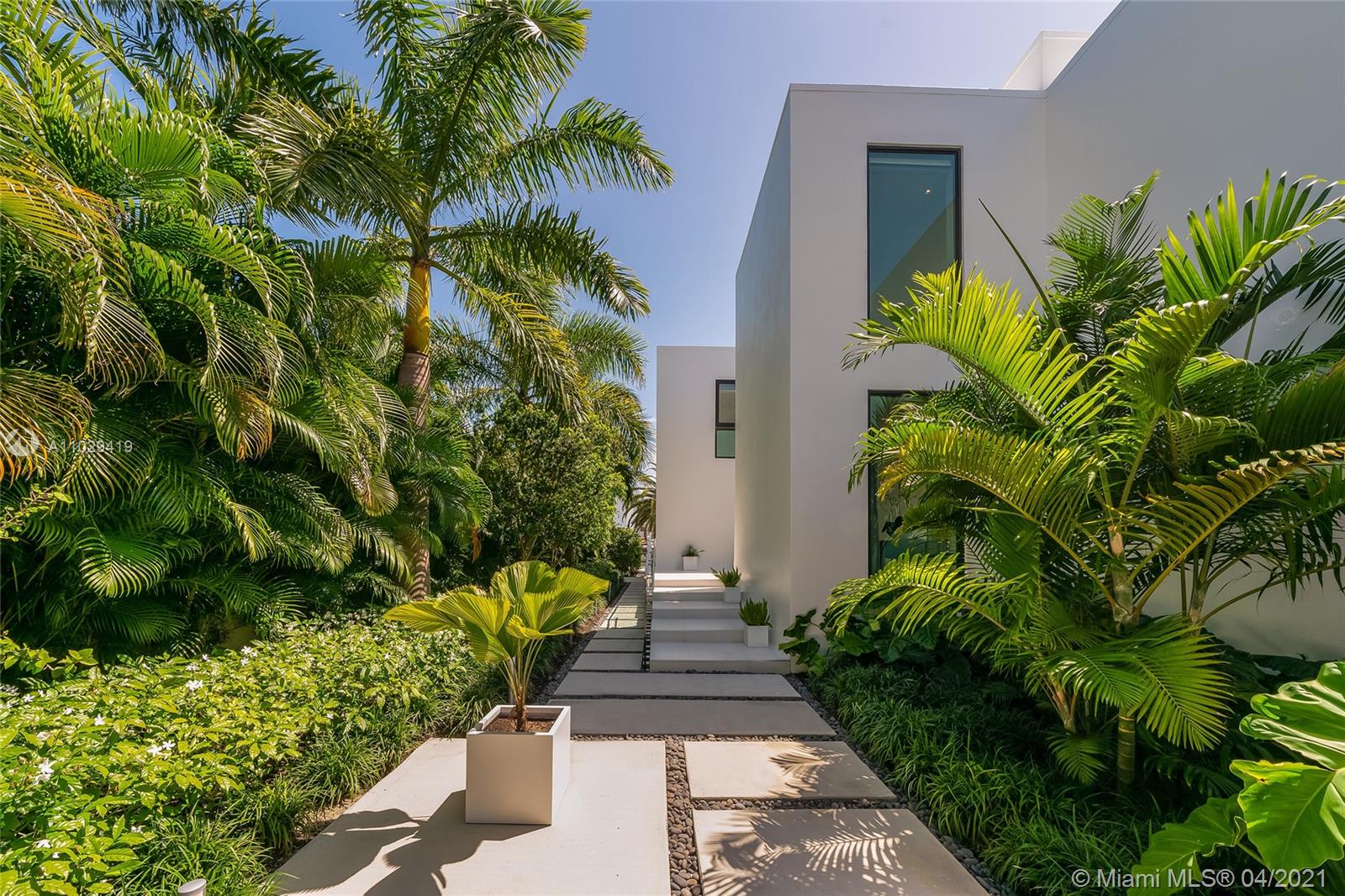 1050-1070 S Shore Dr Miami Beach, FL 33141