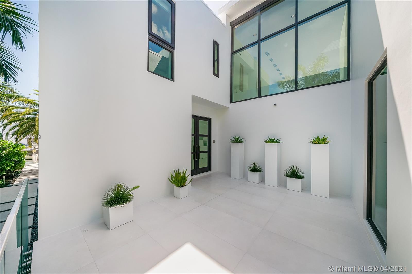 1050-1070 S Shore Dr Miami Beach, FL 33141