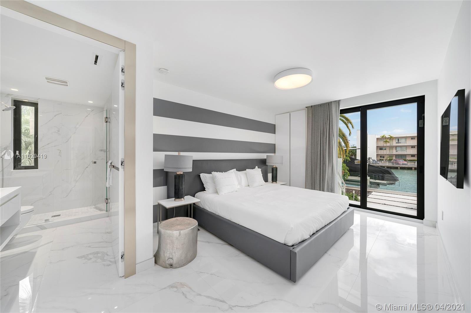 1050-1070 S Shore Dr Miami Beach, FL 33141