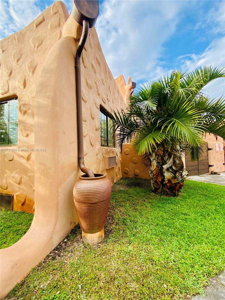 200 Azure Way Miami Springs, FL 33166