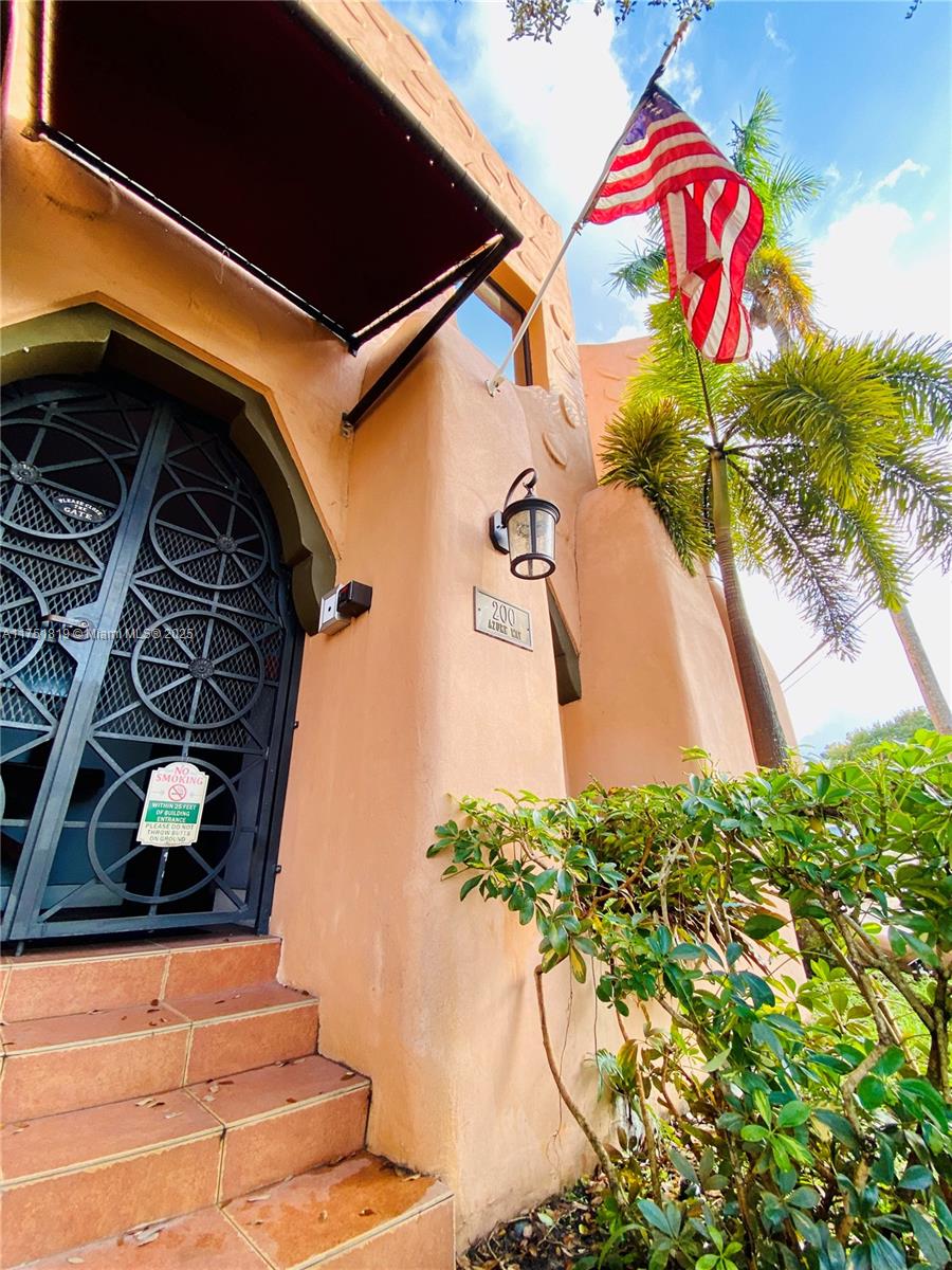 200 Azure Way Miami Springs, FL 33166