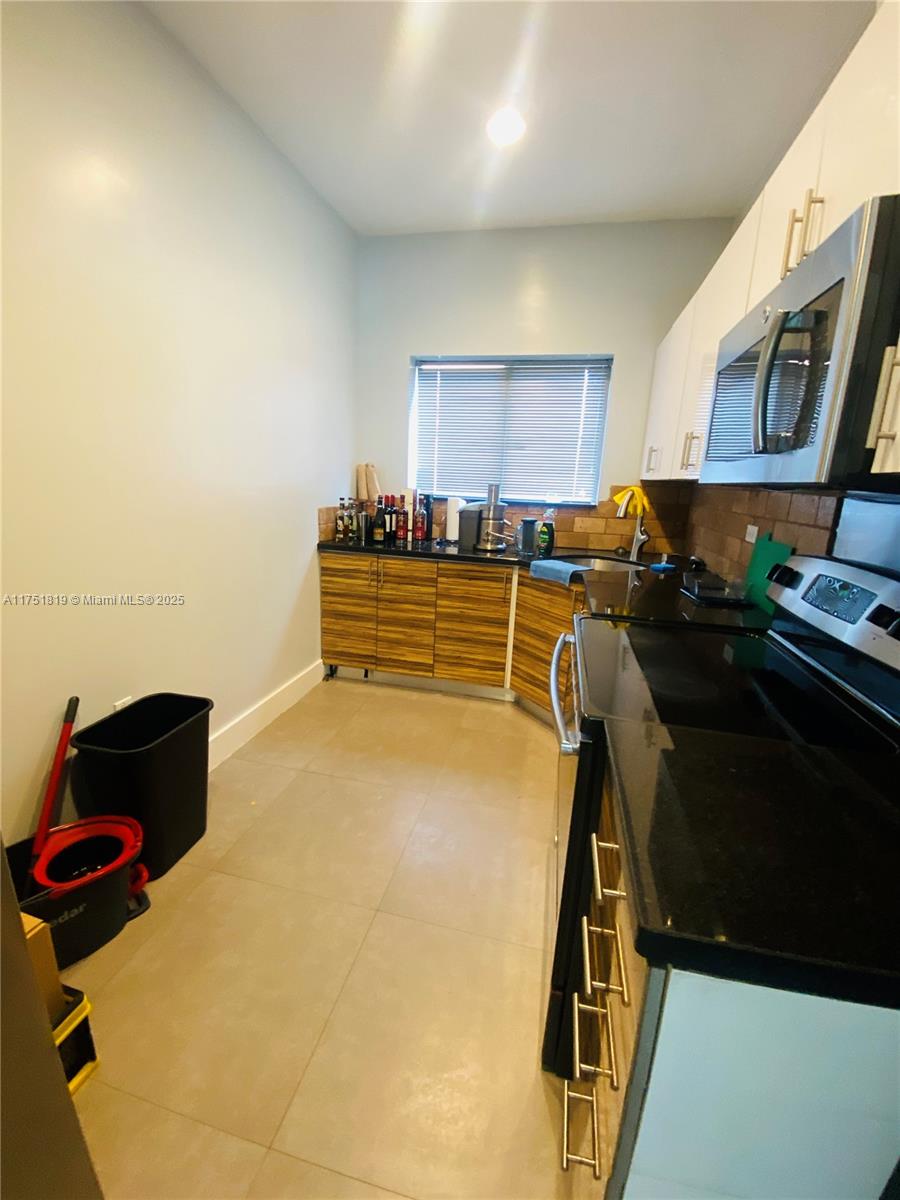 200 Azure Way Miami Springs, FL 33166