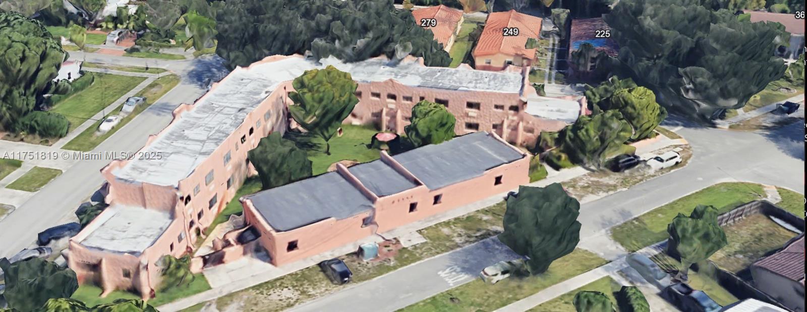 200 Azure Way Miami Springs, FL 33166