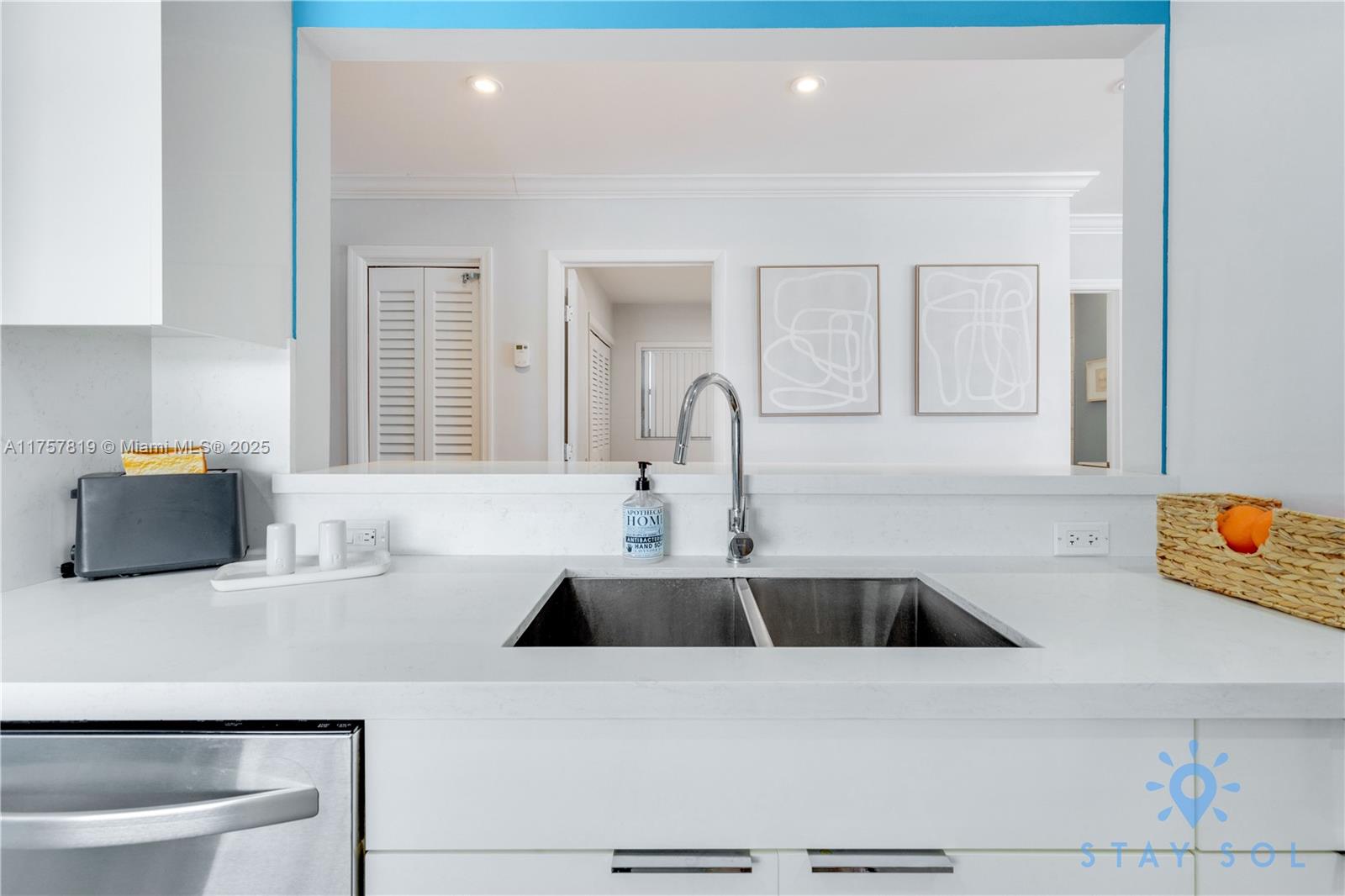 328 Missouri St #. Hollywood, FL 33019