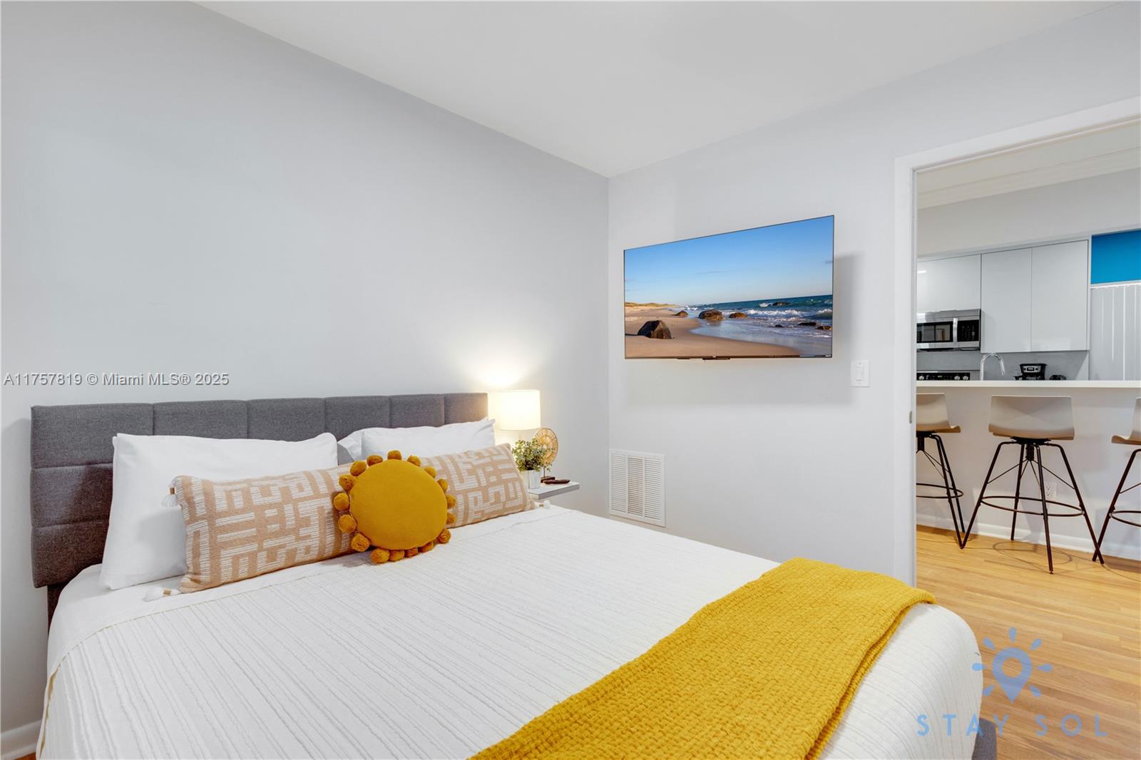 328 Missouri St #. Hollywood, FL 33019