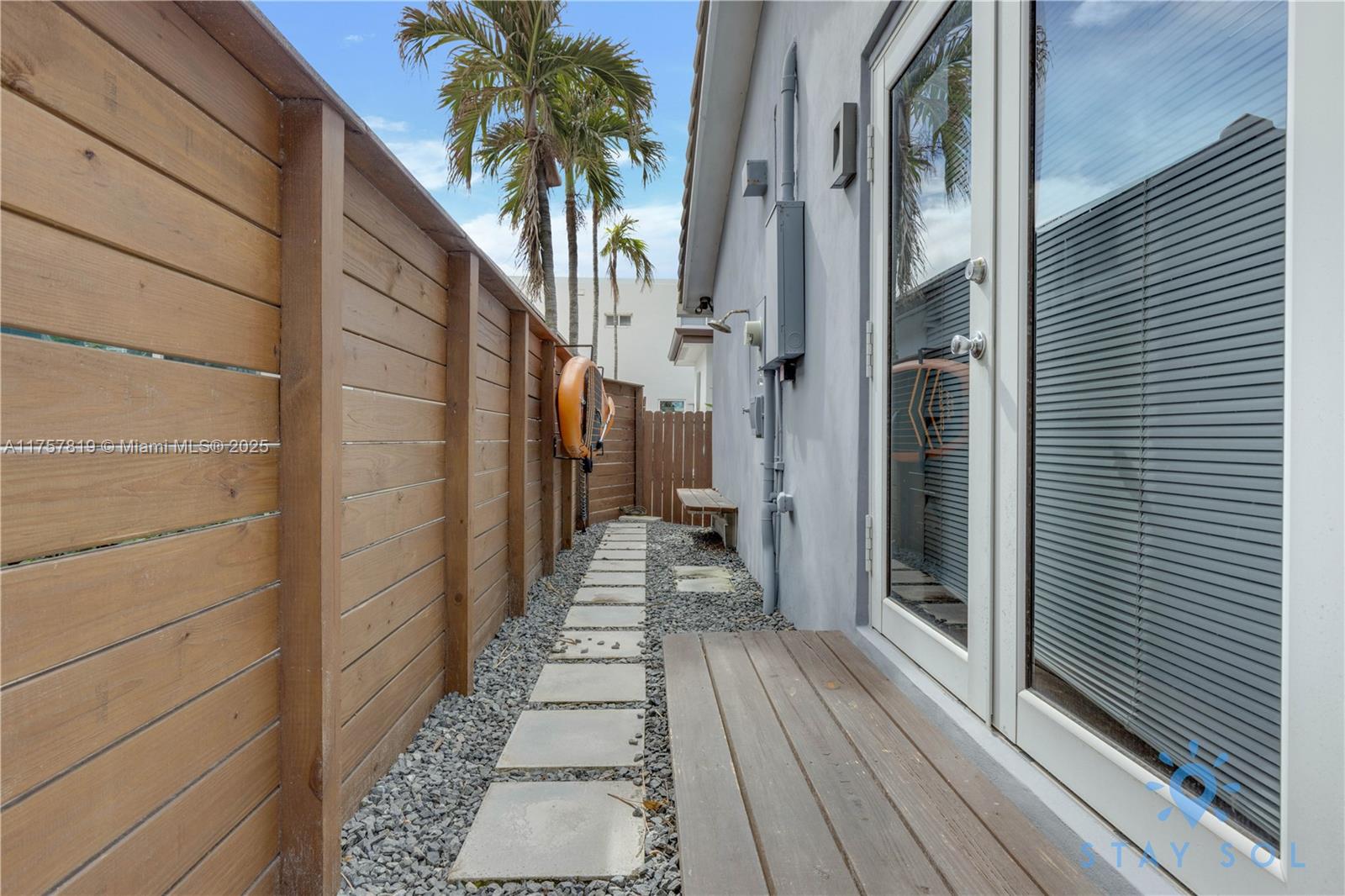 328 Missouri St #. Hollywood, FL 33019