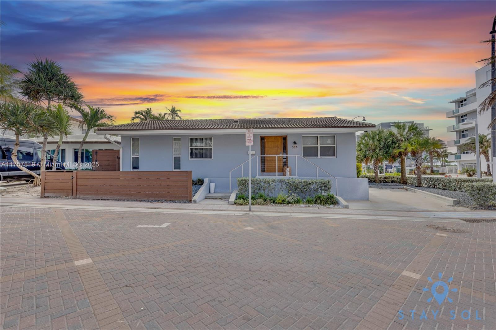 328 Missouri St #. Hollywood, FL 33019