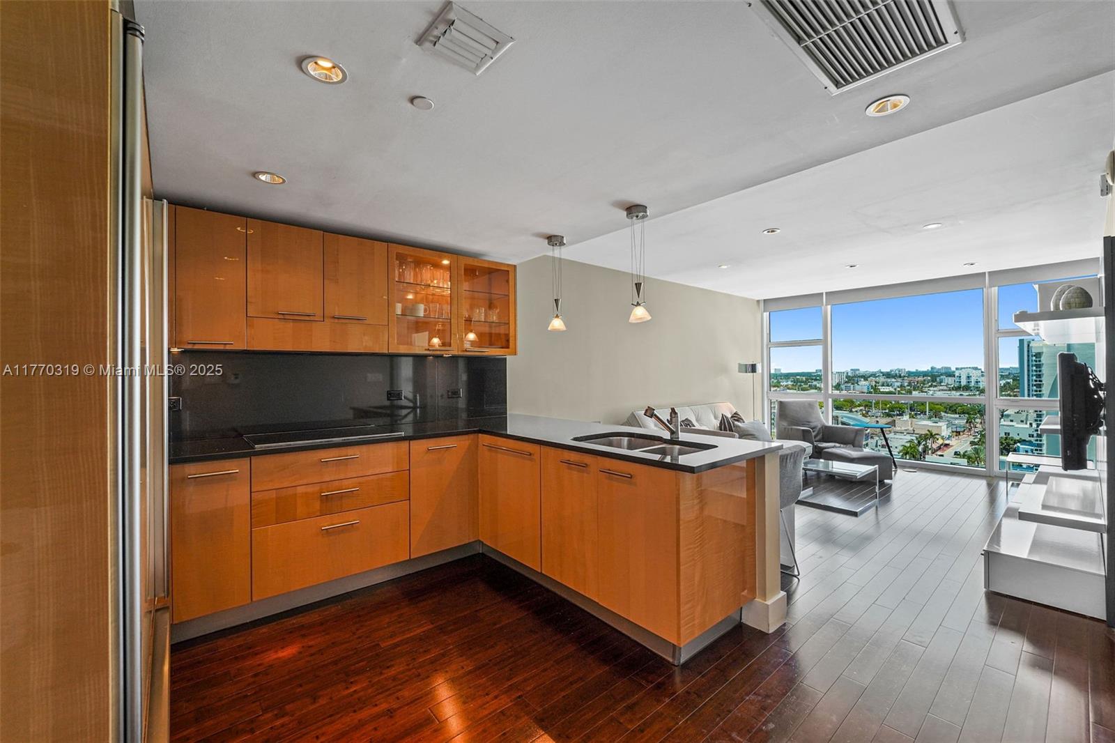 image The Carillon Center Tower3