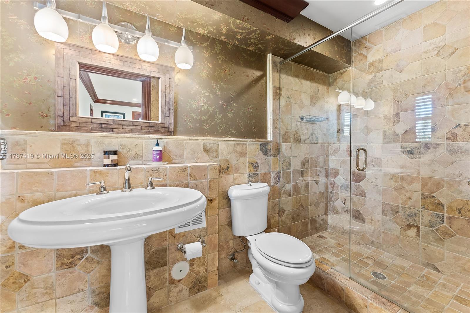 609 2nd Key Dr Fort Lauderdale, FL 33304