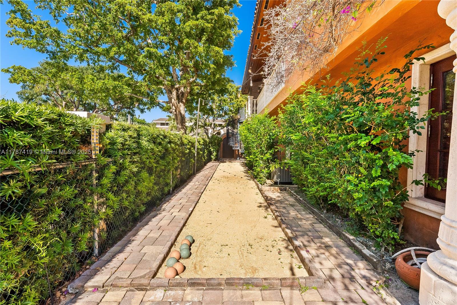 609 2nd Key Dr Fort Lauderdale, FL 33304