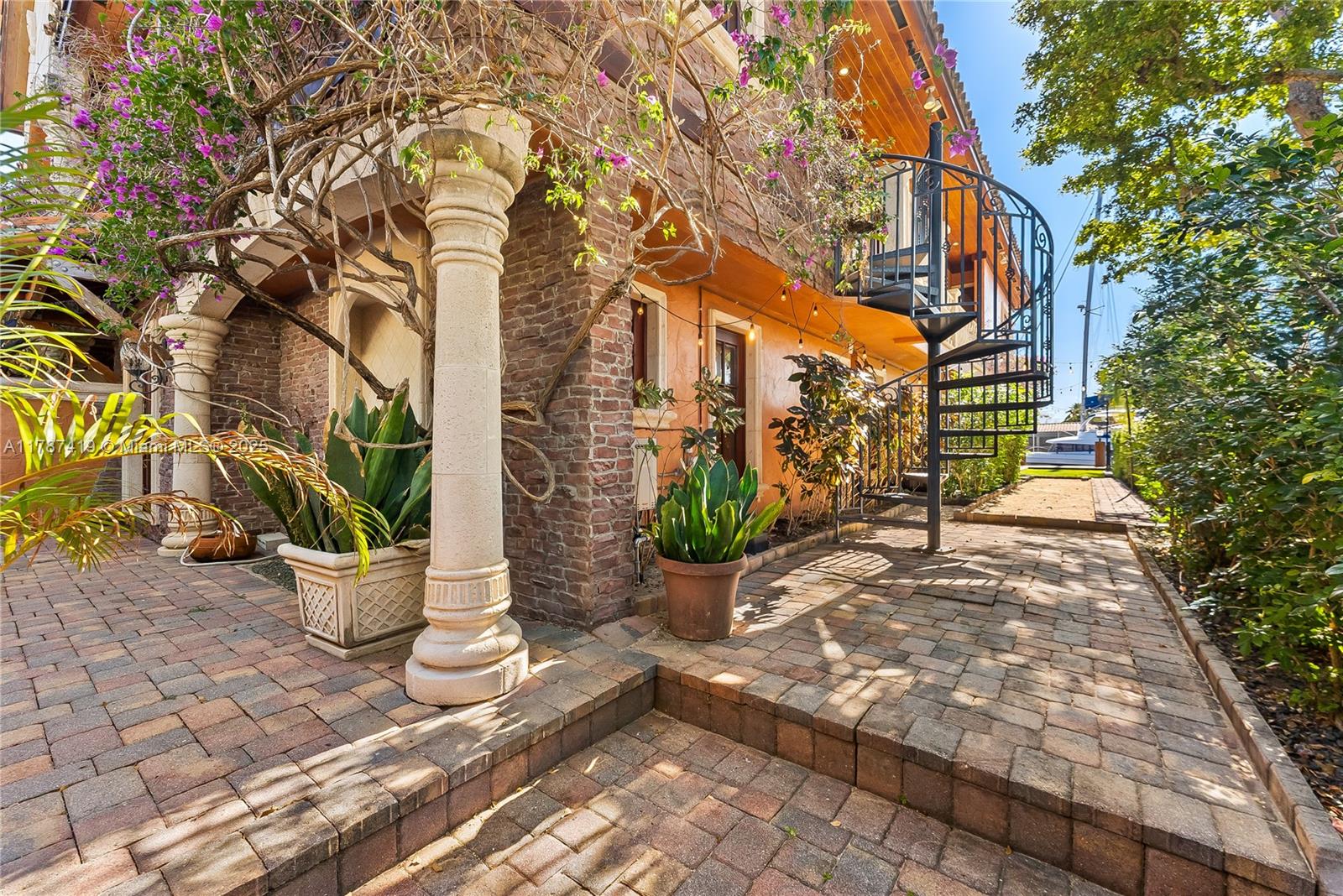 609 2nd Key Dr Fort Lauderdale, FL 33304