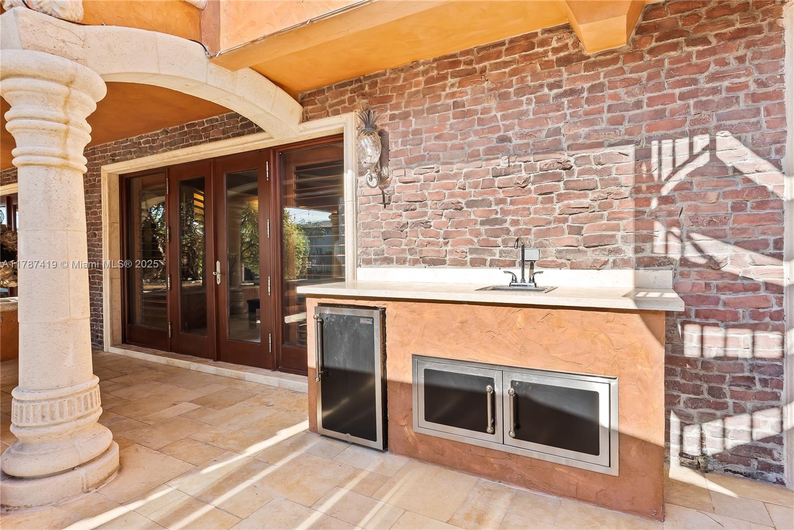 609 2nd Key Dr Fort Lauderdale, FL 33304