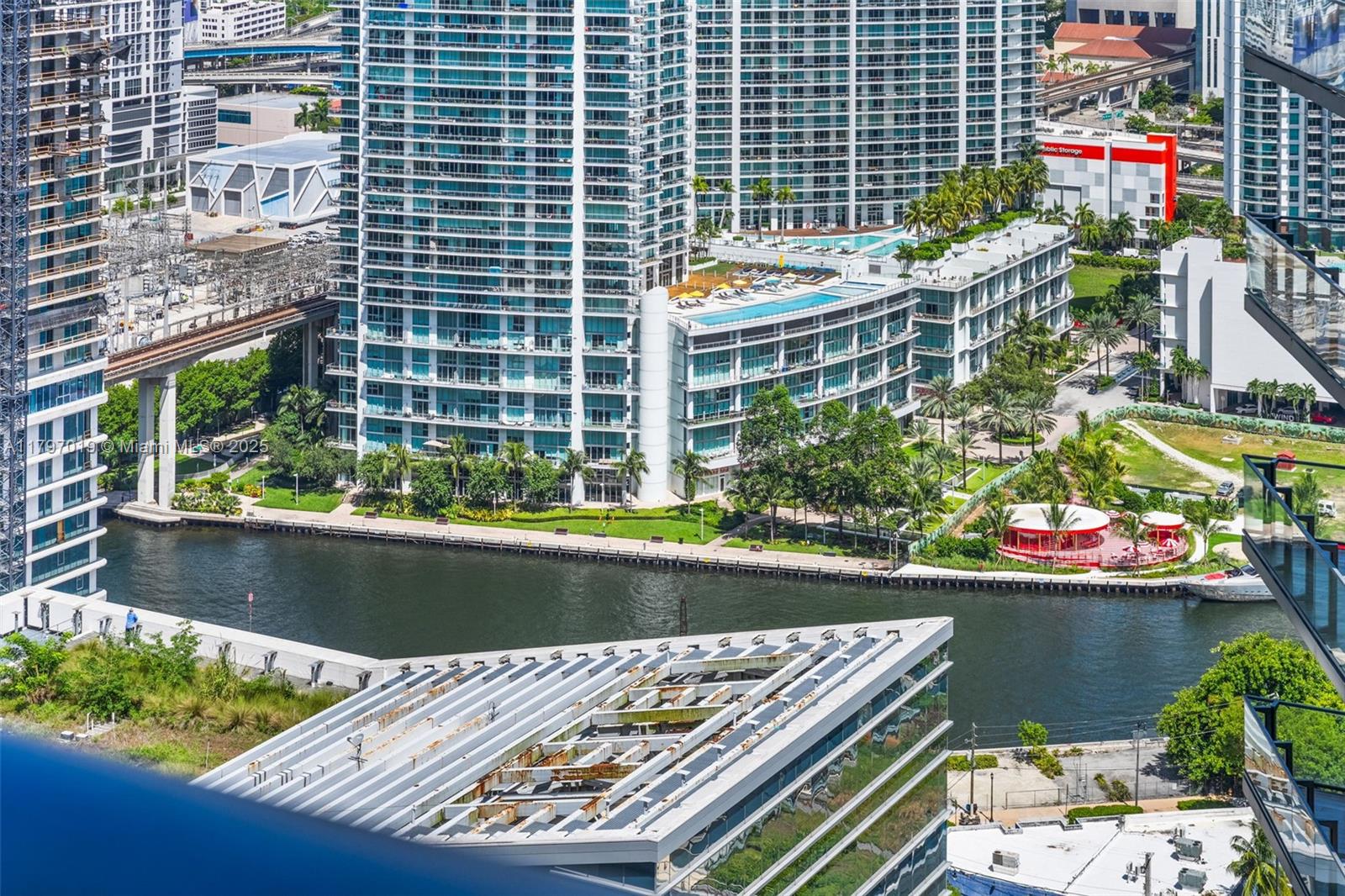 image Sls Lux Residences21