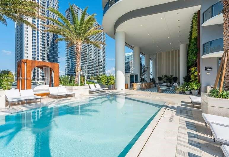 image Sls Lux Residences28