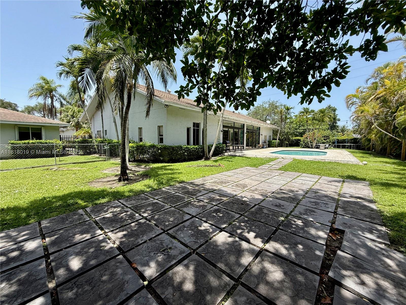 8200 SW 92nd St Miami, FL 33156