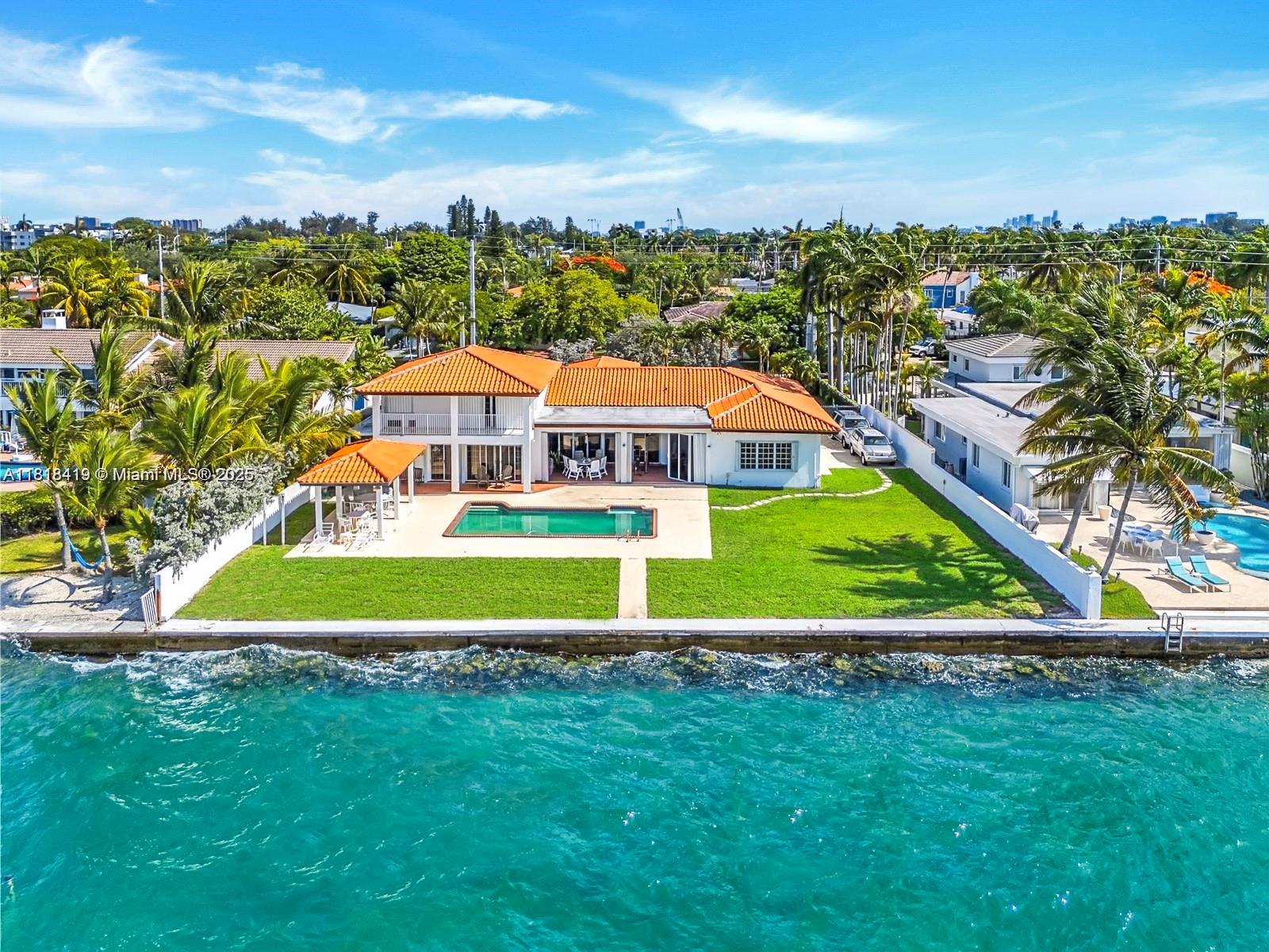 1730 Bay Dr Miami Beach, FL 33141