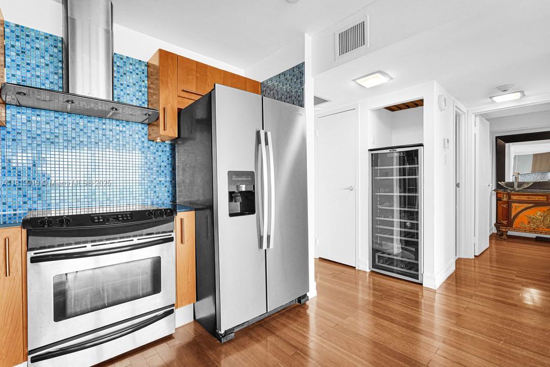 image Arlen House East9