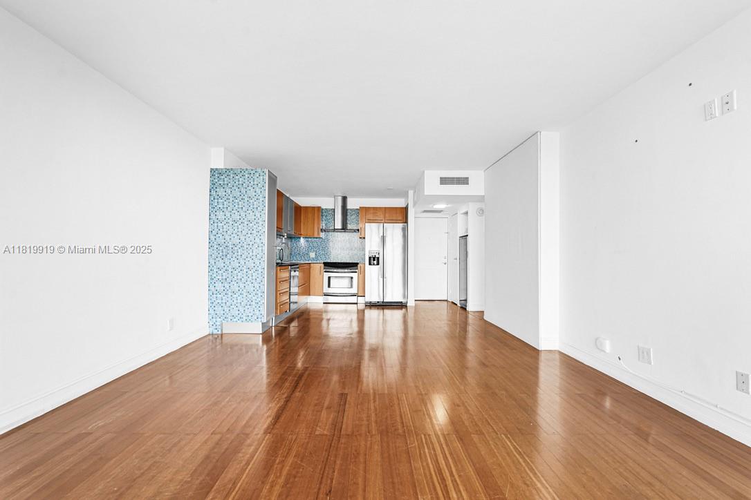 image Arlen House East11