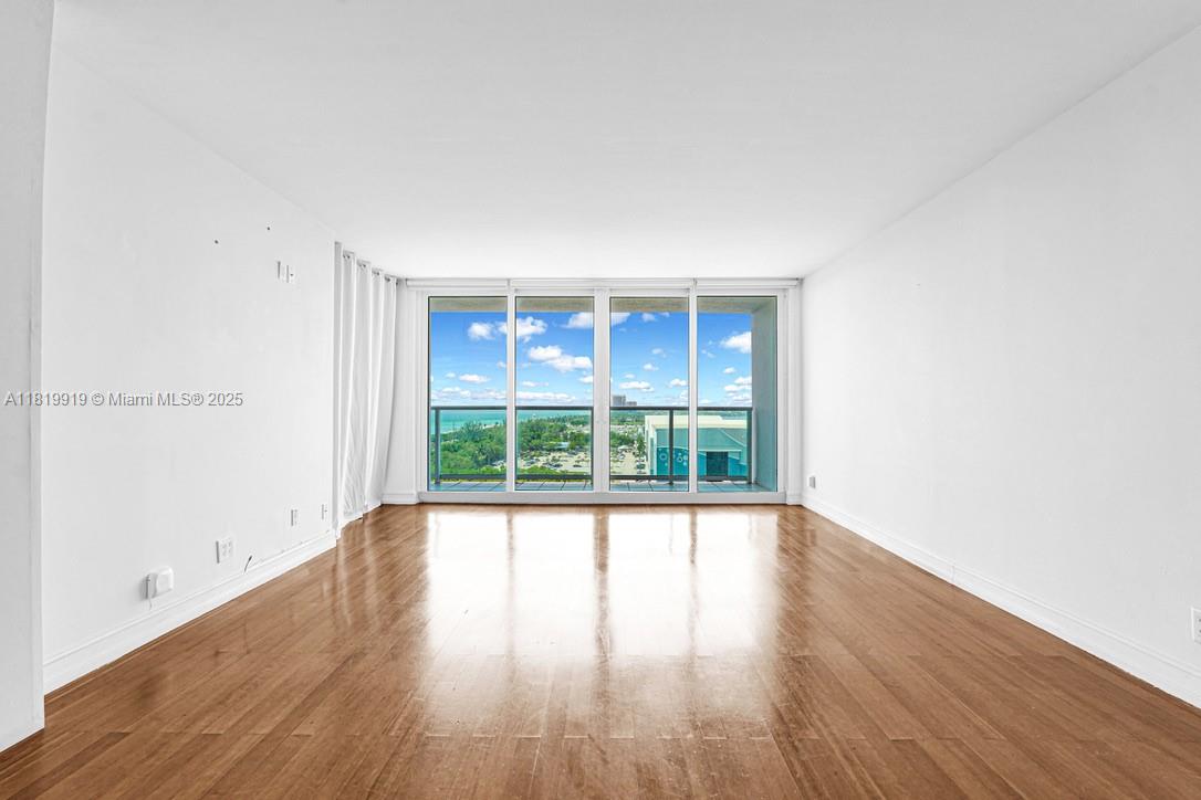 image Arlen House East12