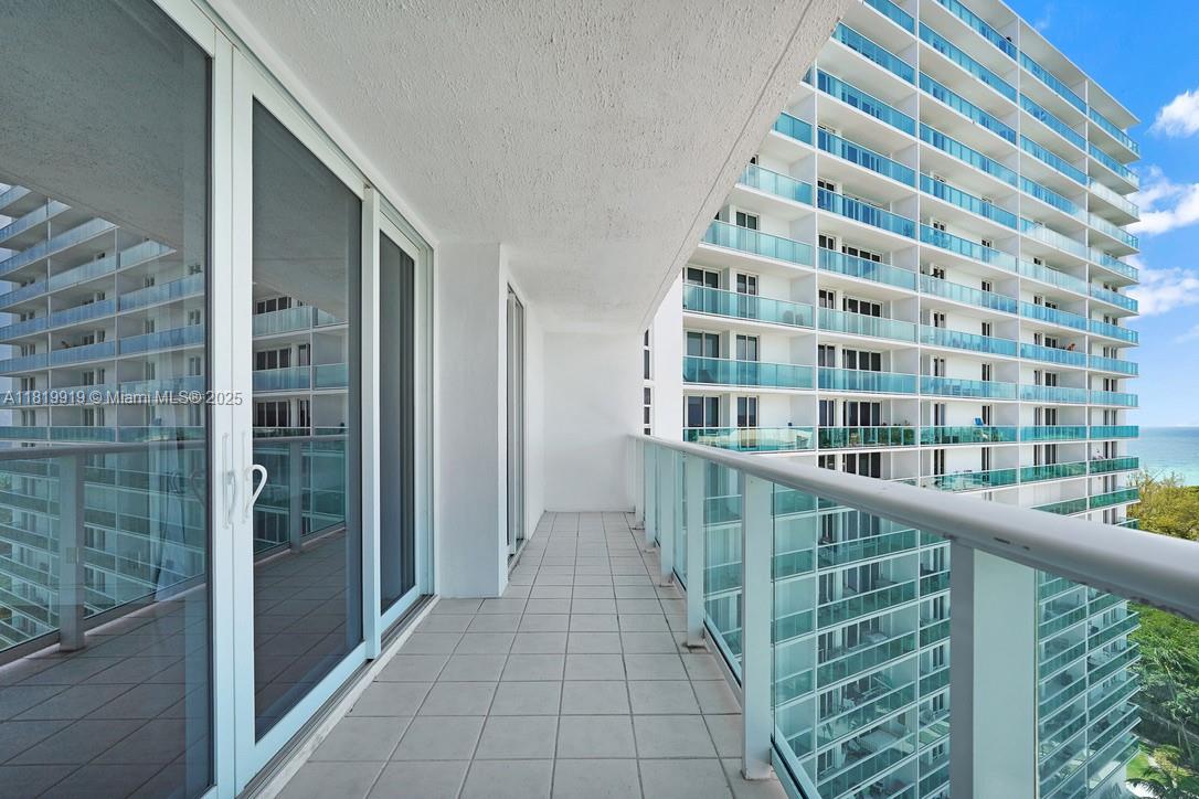 image Arlen House East14