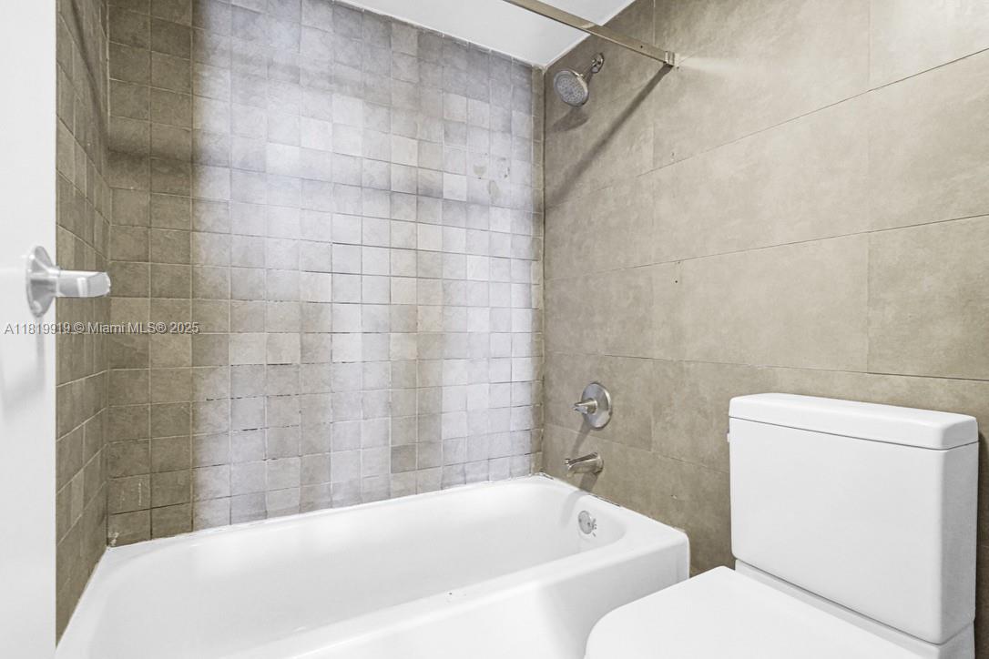 image Arlen House East18