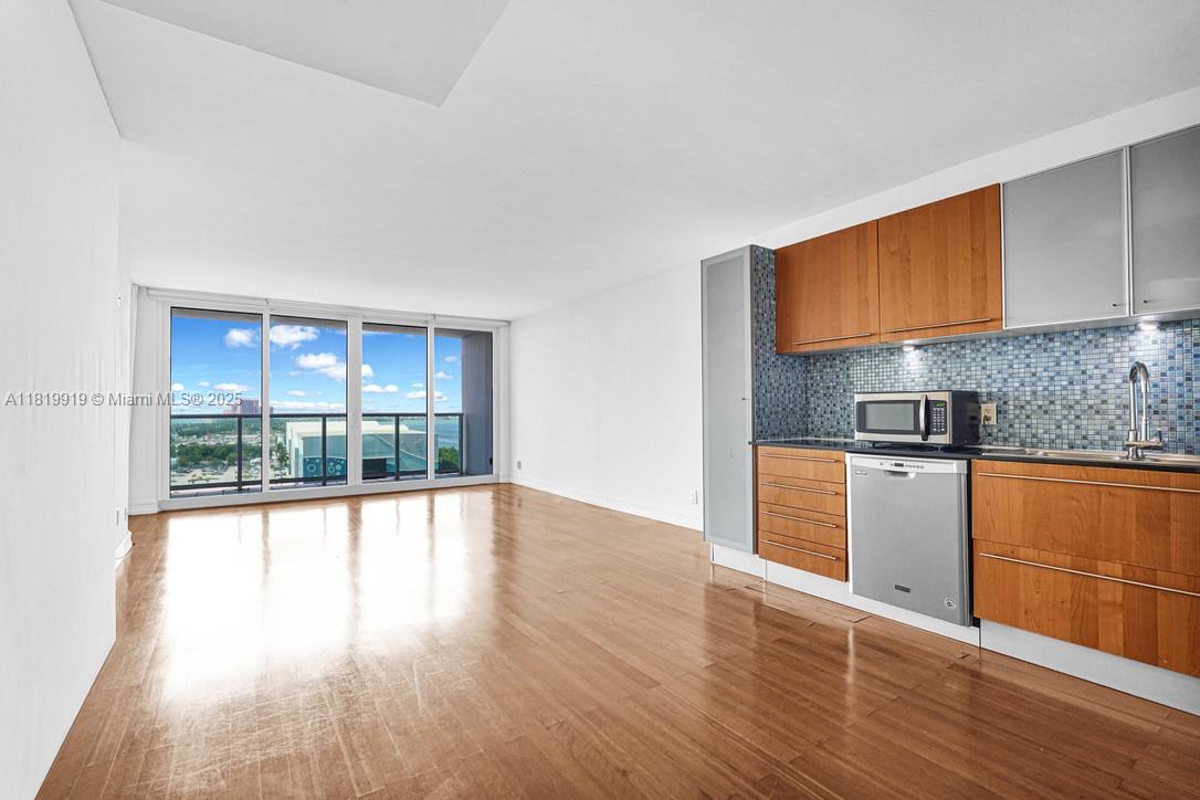 image Arlen House East6