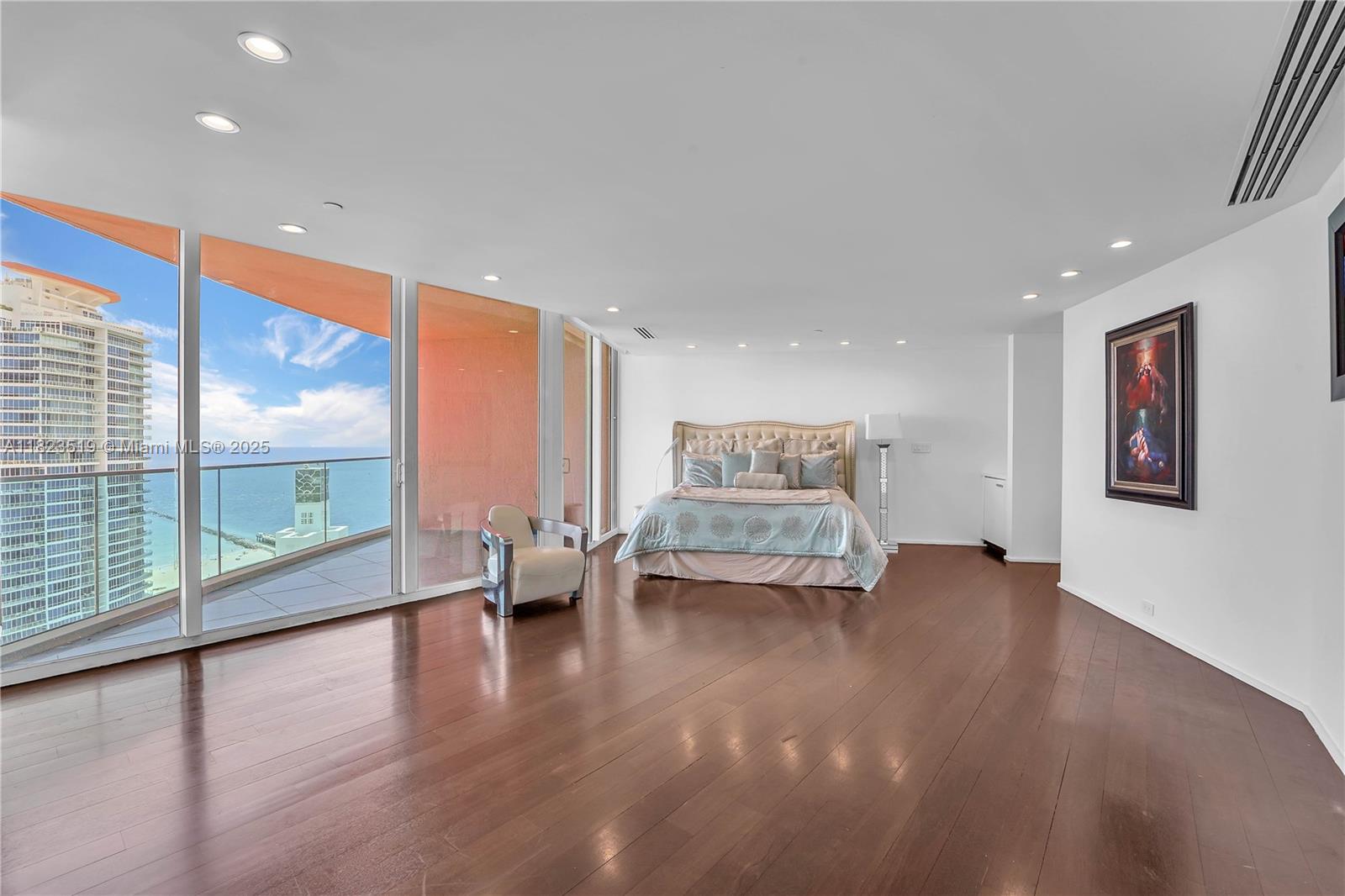 image Portofino Tower Condo23
