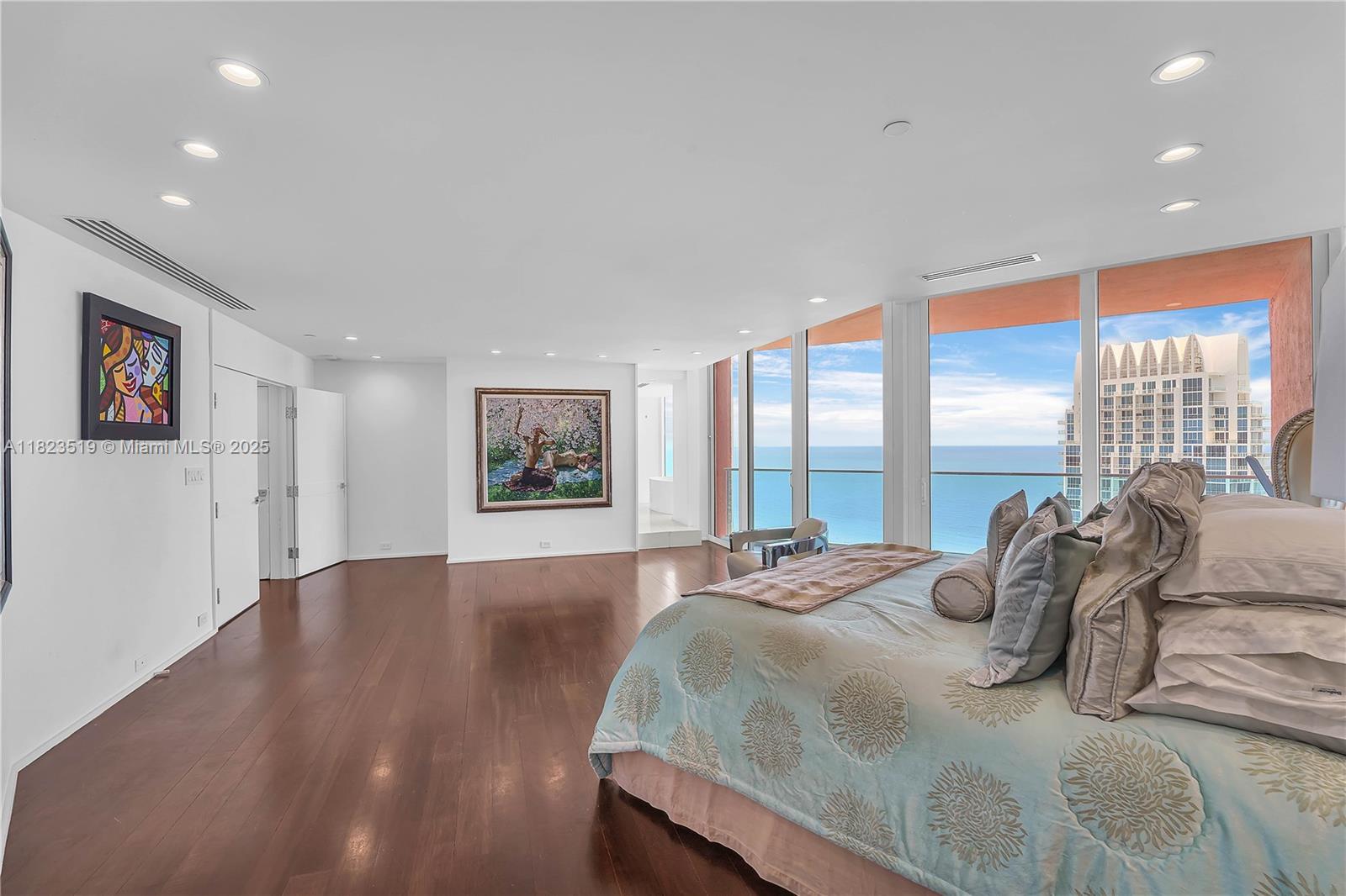 image Portofino Tower Condo25