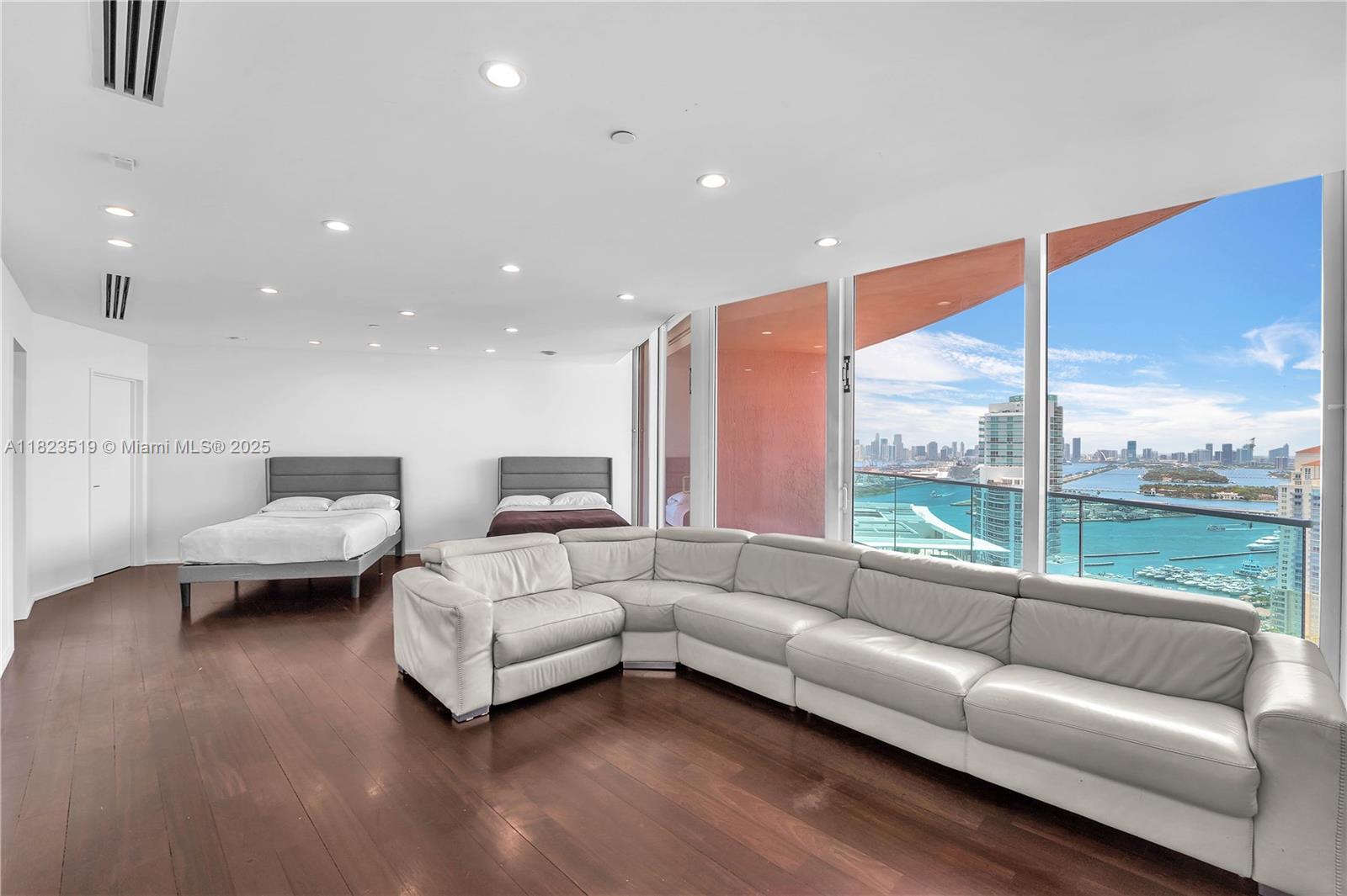 image Portofino Tower Condo44