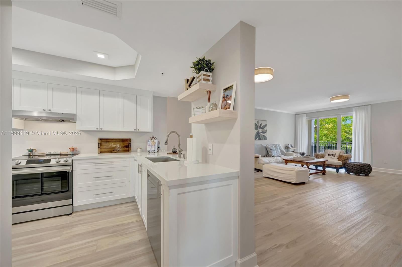 7588 SW 102nd St #203 Pinecrest, FL 33156