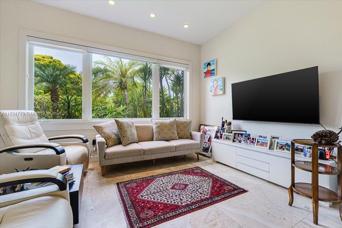 435 Ridgewood Rd Key Biscayne, FL 33149