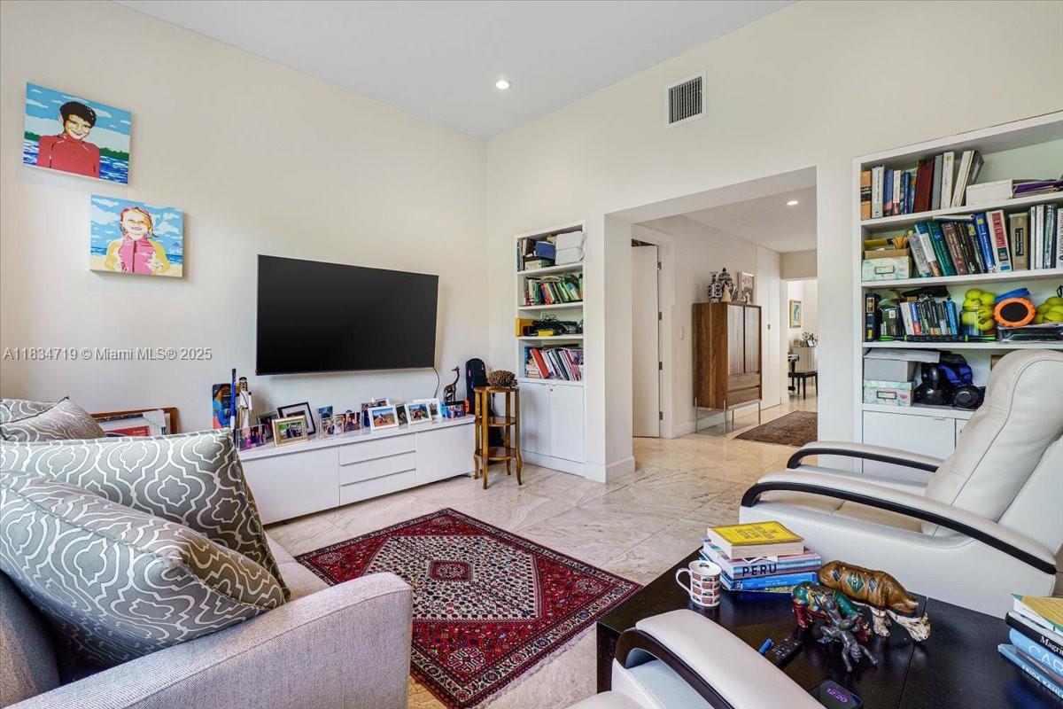 435 Ridgewood Rd Key Biscayne, FL 33149