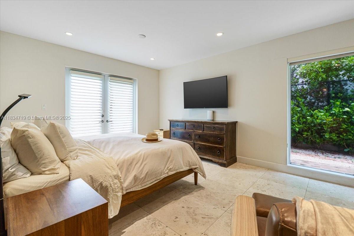 435 Ridgewood Rd Key Biscayne, FL 33149