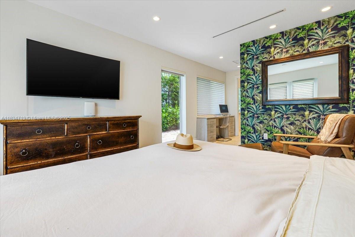 435 Ridgewood Rd Key Biscayne, FL 33149