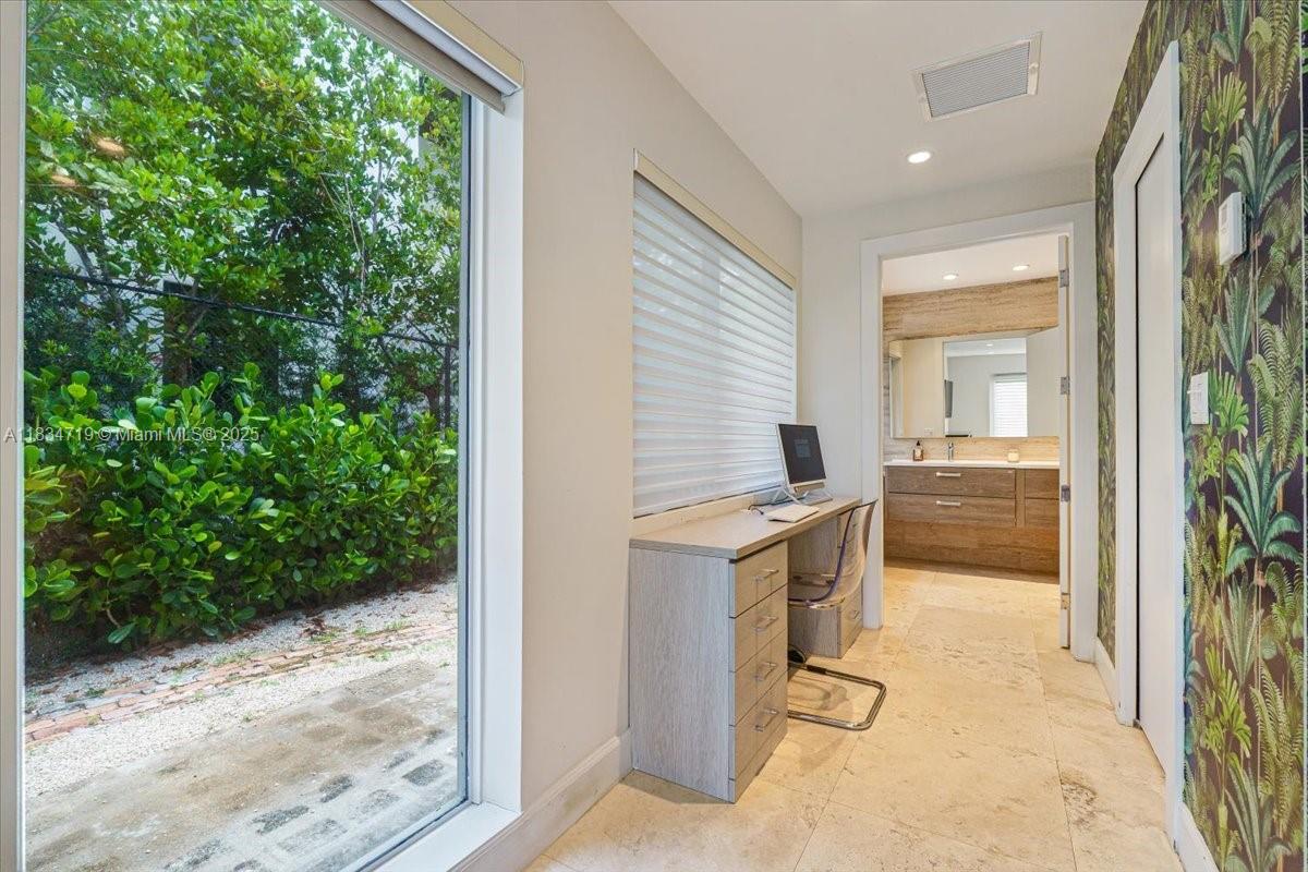 435 Ridgewood Rd Key Biscayne, FL 33149