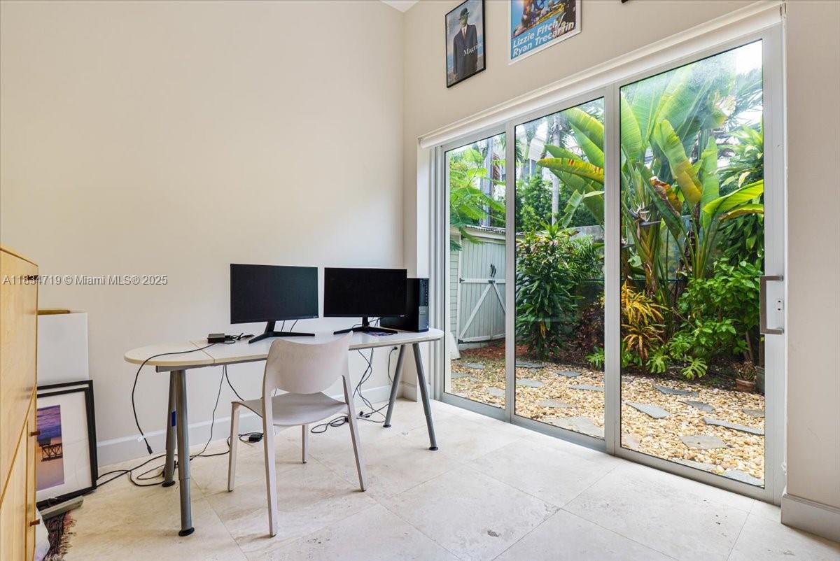 435 Ridgewood Rd Key Biscayne, FL 33149